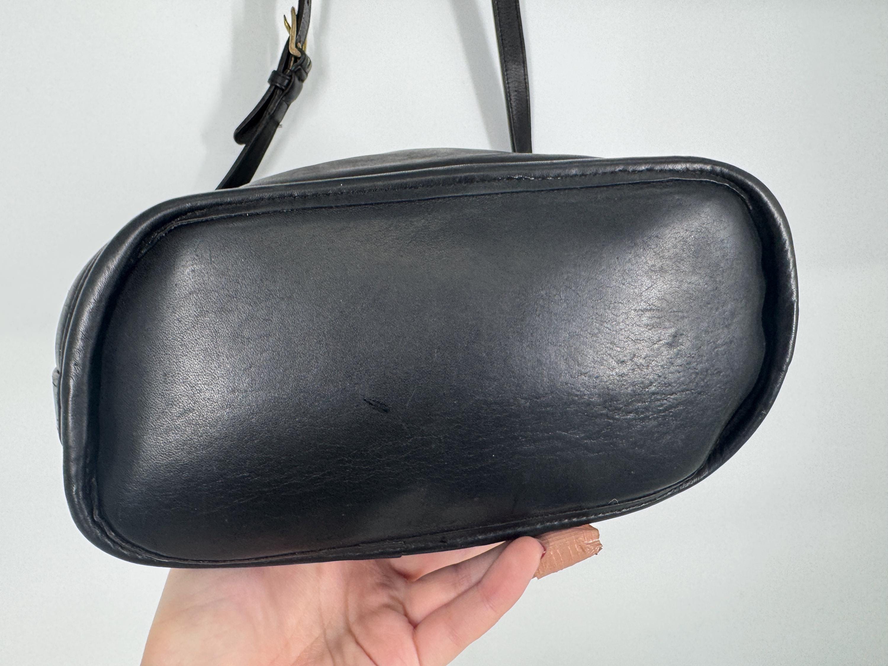 バッグ Vintage Coach Bleecker Bucket Bag Black Coach Bleecker Bucket Handbag – ShopCGX
