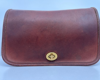 Vintage 90s Coach British Tan Penny Pocket #9755 / Made In USA / MISSING STRAP / View Description For Measurements And Condition Details