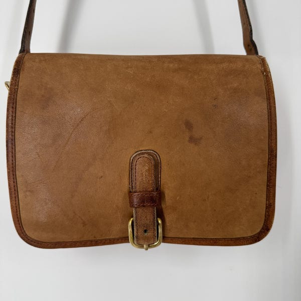Vintage 70s Coach Tan Small Saddle Pouch \ Made in NYC \ PLEASE!! SEE!! Item Description for Measurements and Details