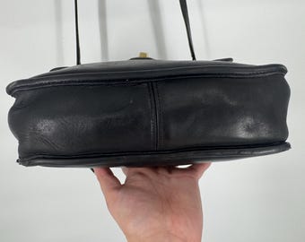 Vintage Coach Change Purse Black がま口 Vintage 90s Coach FADED & Damaged Black Willis Shoulder Bag