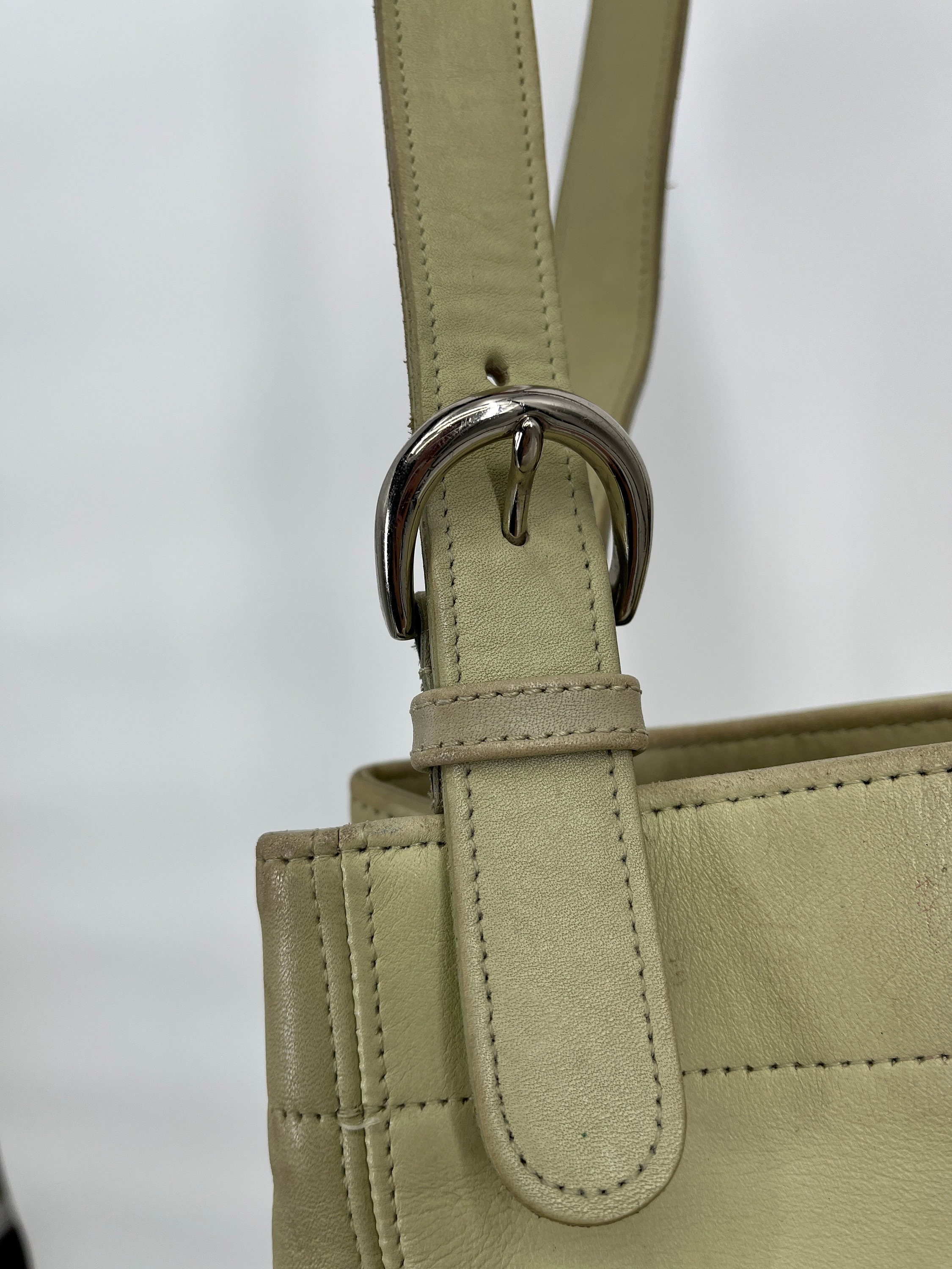 小物 Rare old coach Pistachio green coincase Extremely Rare Made In USA Old Coach 9031 Mini Shoulder Bag