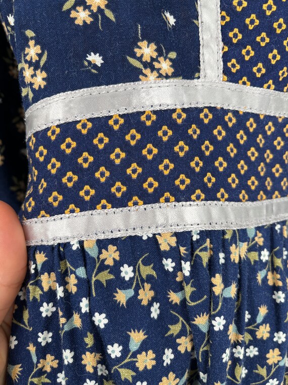 Vintage 70s Prairie Dress Blue & White Floral Peasant Calico Print M
