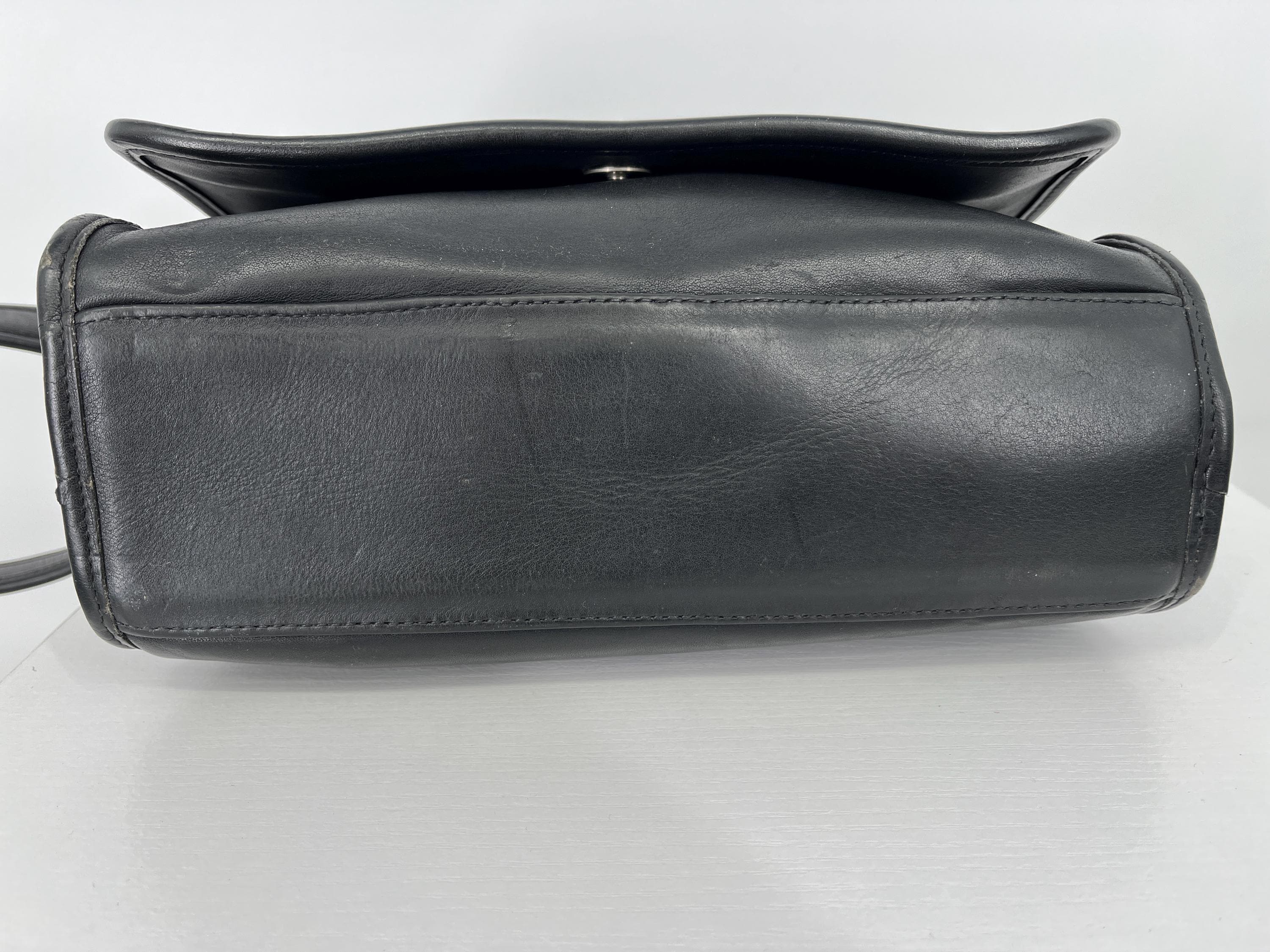 Vintage 90s Black Coach Aero Flap #9054 / Made in Costa Rica
