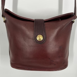 Bolso binocular Coach burdeos vintage de los años 80 / Fabricado en EE. UU. / Ver descripción para conocer las medidas y el estado