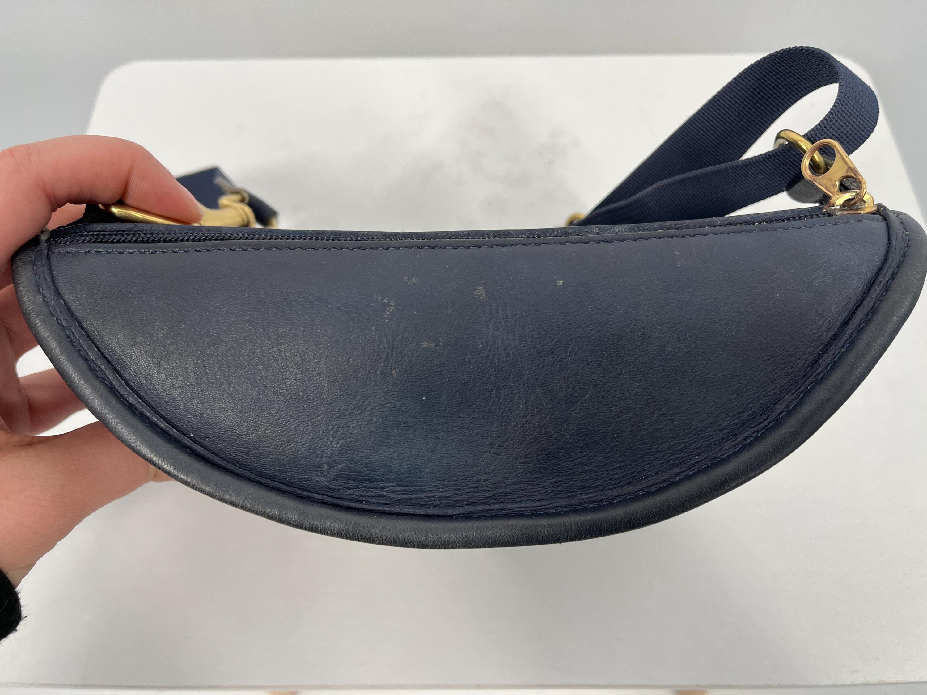 2000s COACH 9457 Black Leather Chelsea Slim Crossbody Made