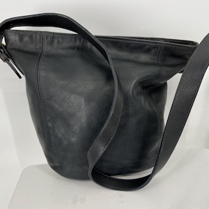 Bolso de hombro estilo hobo Coach Monterey azul marino vintage de los años 90 / Fabricado en EE. UU. / Ver descripción para conocer las medidas y el estado
