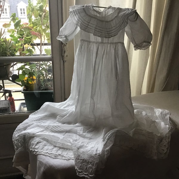 Longue et somptueuse robe de baptême en linon fin 19eme, Victorian period baptism dresses