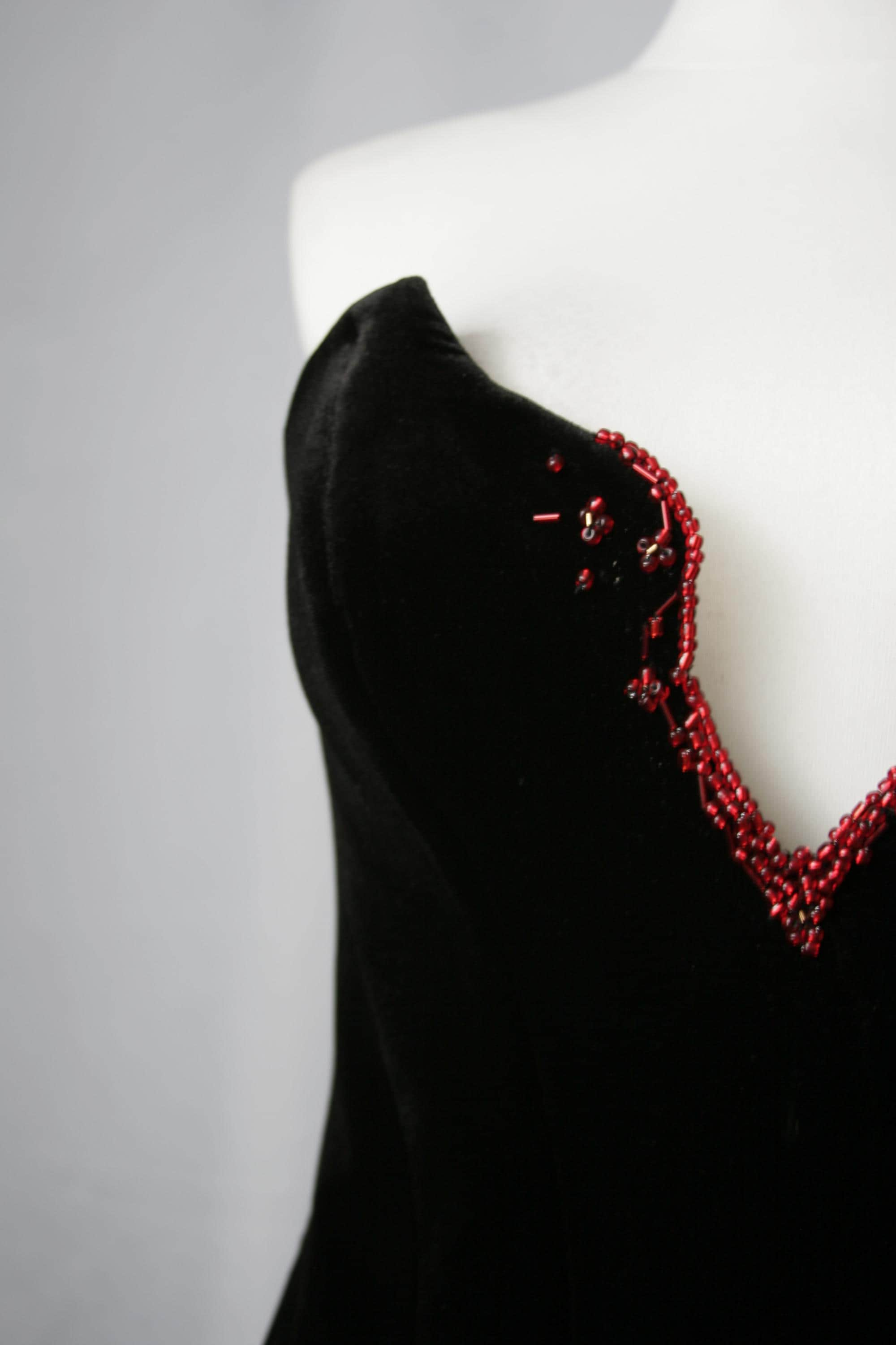 Black Velvet Corset, Gothic Overbust Corset, Beaded Corset Top, Waist Training Corset, Custom Corset, Dark Romance