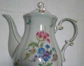 Vintage porcelain coffee pot with flower décor (Manufacture Schlegelmilch)