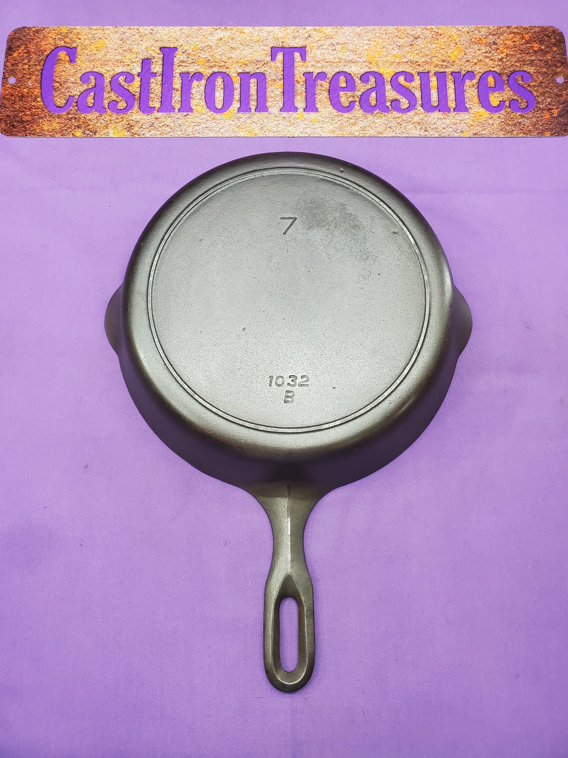Griswold #7 Cast Iron Skillet with Heat Ring Iron Mountain Series Sits Flat Smooth HTF #1032 Ready to Use Or Display