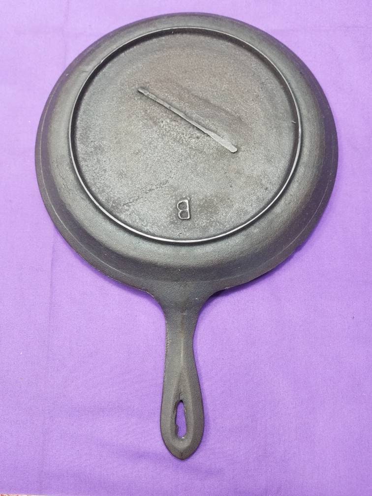 Home & Living Pots & Pans Fancy Handle 7 Cast Iron Handled Gate Mark