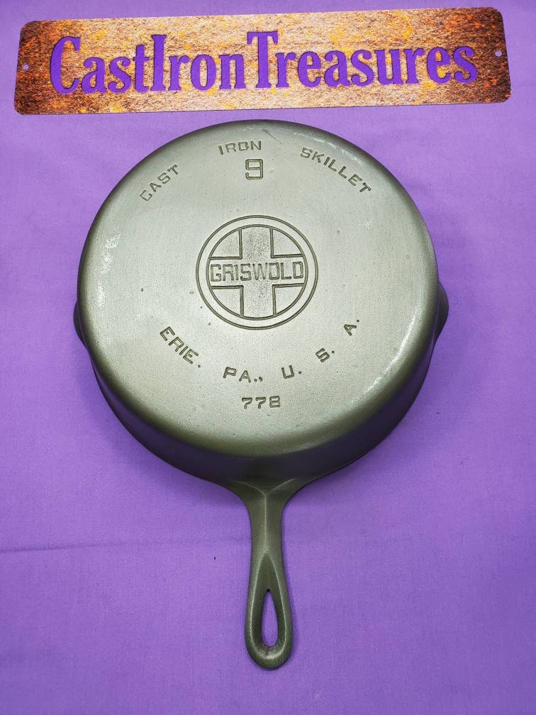 GRISWOLD Cast Iron #3 Fry Skillet TYPE2