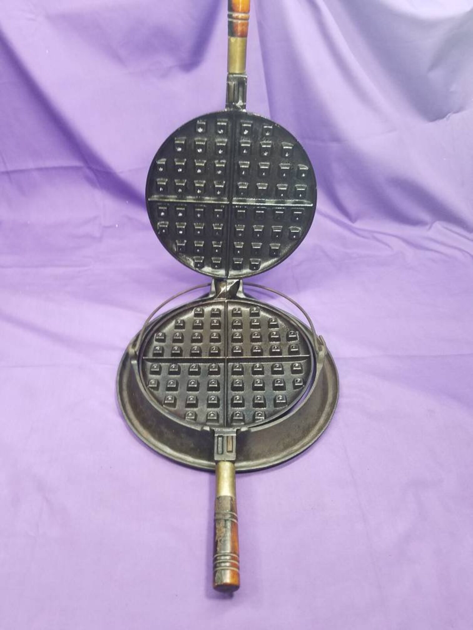 Very Nice 8 Wagner Cast Iron Waffle Maker with Low Base & Etsy
