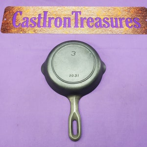 Griswold #3 Cast Iron Skillet with Heat Ring Iron Mountain Series Sits Flat Smooth #1031 Ready to Use Or Display