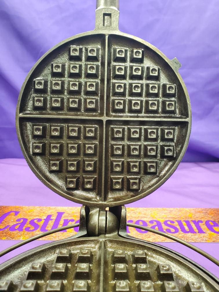 Excellent 7 Griswold Cast Iron Waffle Maker With Fully Marked Etsy