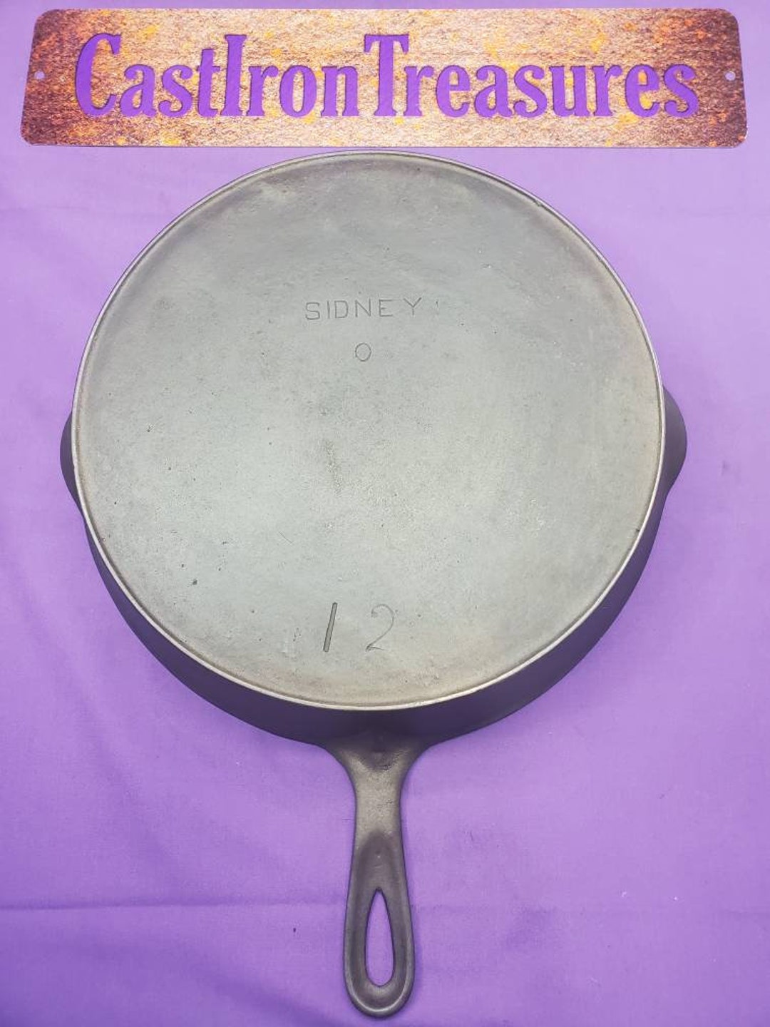 Sidney Hollow Ware 12 Cast Iron Skillet With Heat Ring Center Logo