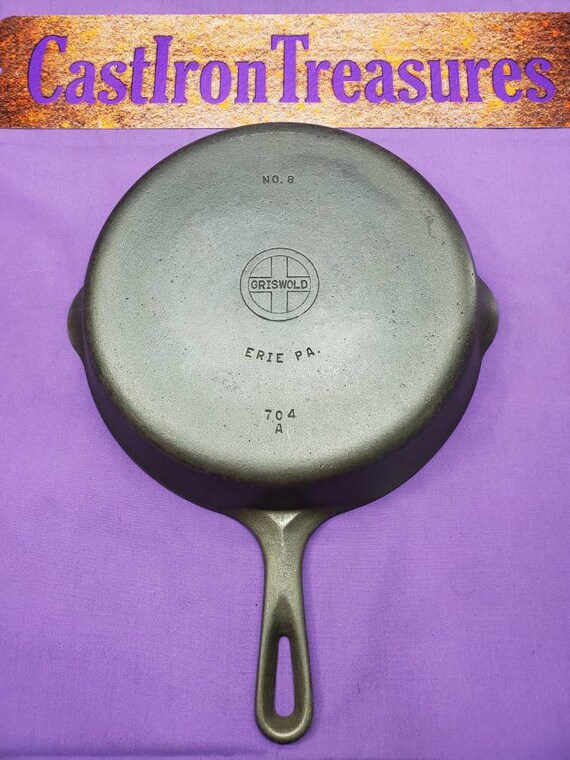 VTG Nice Griswold Cast Iron Skillet Pan No. 8 Small Logo 704 A