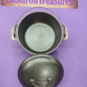 Excellent NOS #6 Griswold Cast Iron Tite-Top Dutch Oven with Self Basting Lid New Old Stock Sits Flat 100% Milling Marks Matching Block logo