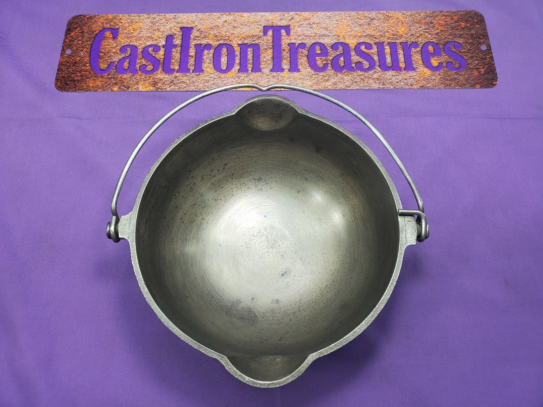 Excellent Griswold Cast Iron Patty Bowl With Heat Ring Block Logo ERIE