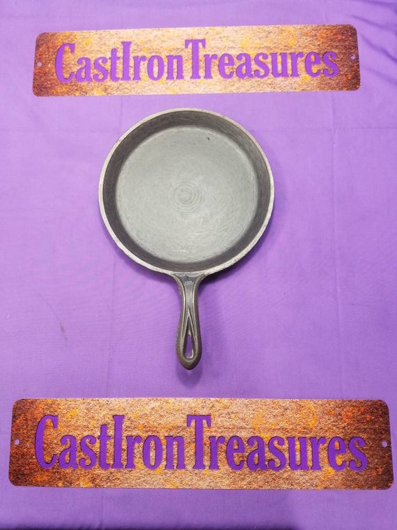 Home & Living Pots & Pans Fancy Handle 7 Cast Iron Handled Gate Mark