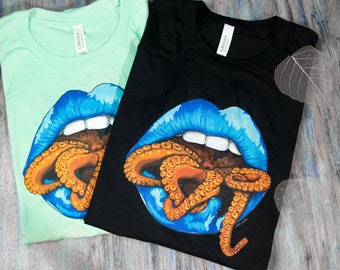 Octopus Mouth Surreal Creepy Art T-Shirt