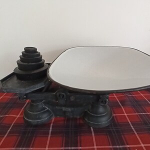 Black Kitchen Scales. With Weights. Good Overall Condition.