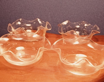 Set of 4 Vintage Ice cream / Sorbet Glass Dishes. Handkerchief Style Top. Excellent Condition.