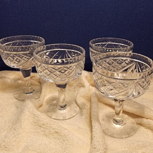 Set of 4 Vintage Glass Crystal Dessert Dishes. Good Condition.