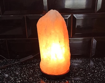 Pink Himalayan Salt Lamp. Excellent Condition. Fully Working.