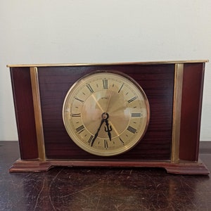 Metamec Mantle Clock. Vintage. Battery Operated. Good Working Order.