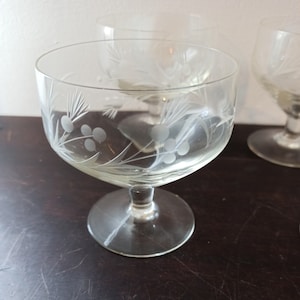 Set of 4 Glass Dessert Pedestal Dishes. Etched Design. Very Good Condition.