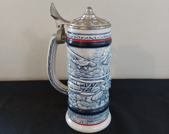 Caneca de cerveja Avon vintage de colecionador, 1981. Em ótimo estado de conservação. Comemorativa da aviação.