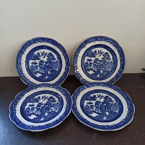 Antique Blue and White Willow Plates. Set of 4 . c.1910s. Collectors.