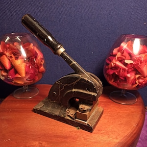 Vintage Seal / Embosser From Holdeness House.  Very Good Condition For Age.
