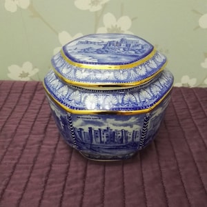Blue and White Rington&#39;s Millennium Tea Caddy / Storage Jar - in Very Good to Excellent Condition - with Windsor Castle patterning