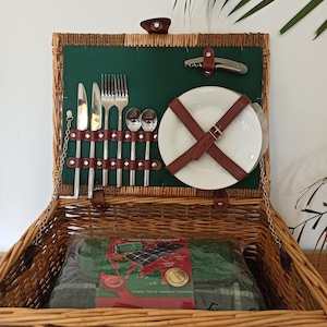 Wicker Picnic Basket For Two. John Lewis. Include, Blanket, Cooler Bag, Plates and Cutlery. Never Used. Very Good Condition.