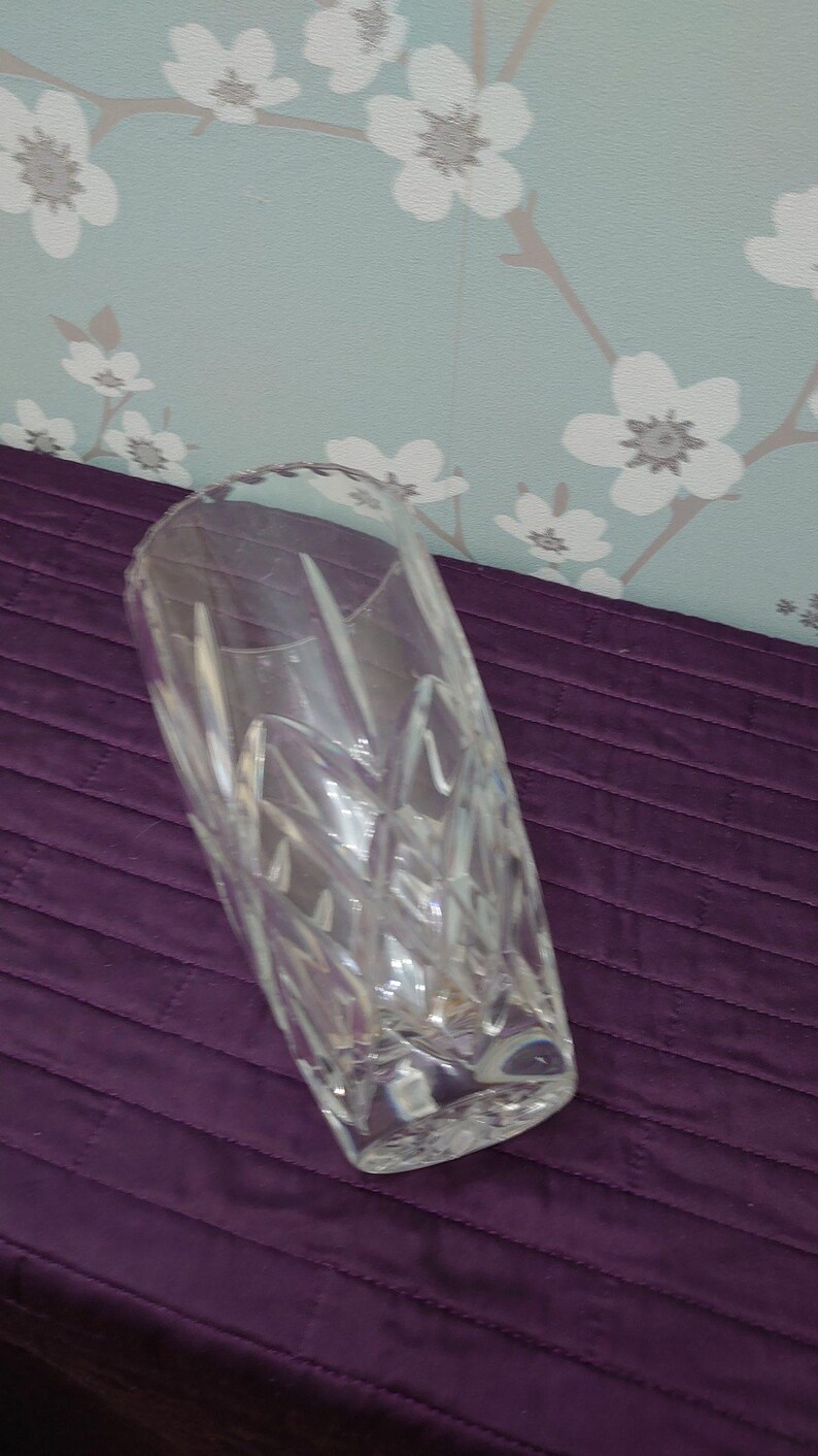 Lead Crystal Cut Glass Vase - Very Good to Excellent Condition - 20cm tall - 11.5cm diameter image 6
