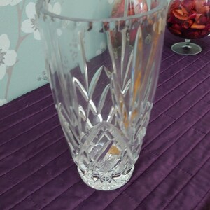 Lead Crystal Cut Glass Vase - Very Good to Excellent Condition - 20cm tall - 11.5cm diameter image 4