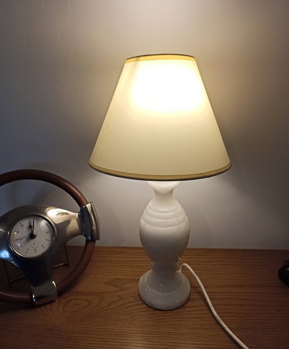 ヴィンテージのオニキステーブルランプ。とても重いです。 - Etsy 日本