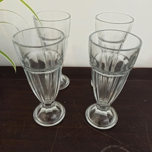 Sundae Glasses x 4. Excellent Condition.