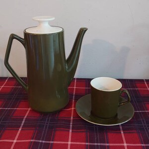 Sage Green Beswick 1958 Hög tekanna och kopp med fat. Utmärkt skick
