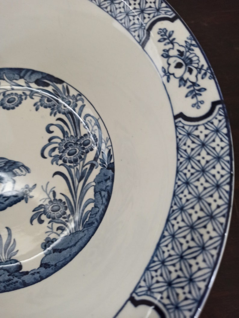 Vintage Fruit Bowl. Blue And White. "Yuan" by Wood and Sons. Excellent Condition. image 5