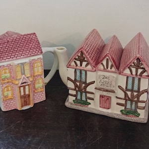 Novelty Teapots, Set of Two. Good Condtion. County Pub and Cottage Style.