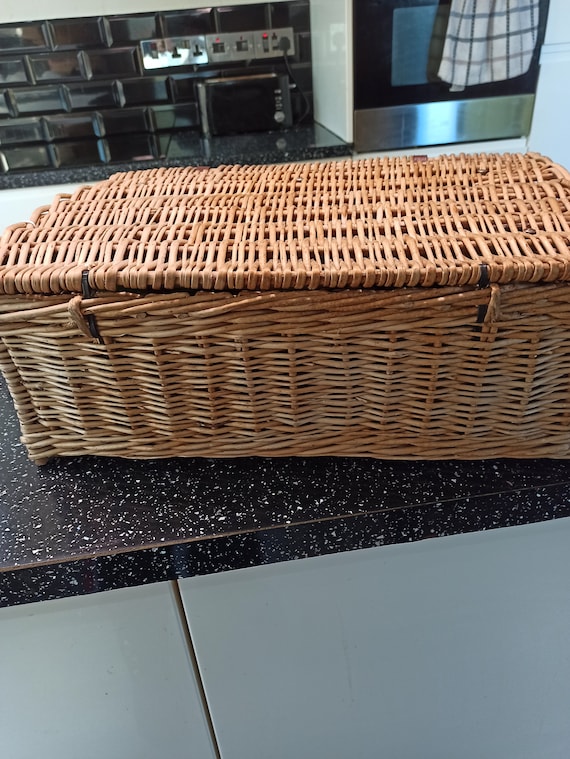Vintage Picnic Wicker Basket Set. - Etsy