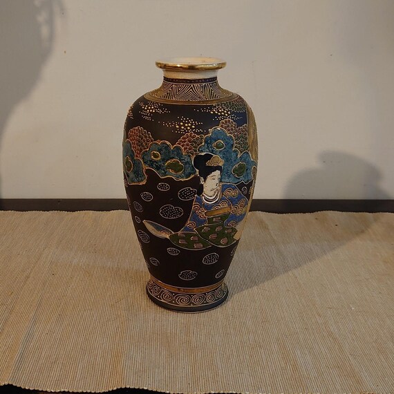日本の薩摩焼花瓶 - おそらく 1910 年代または 1920 年代初頭 - 状態 
