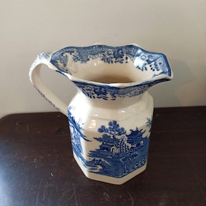 Masons Ironstone Jug. Willow Pattern.