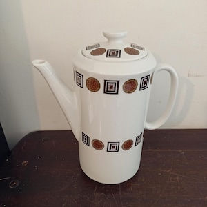 RetroTeapot. Royal Tudor Ware. 1970s.