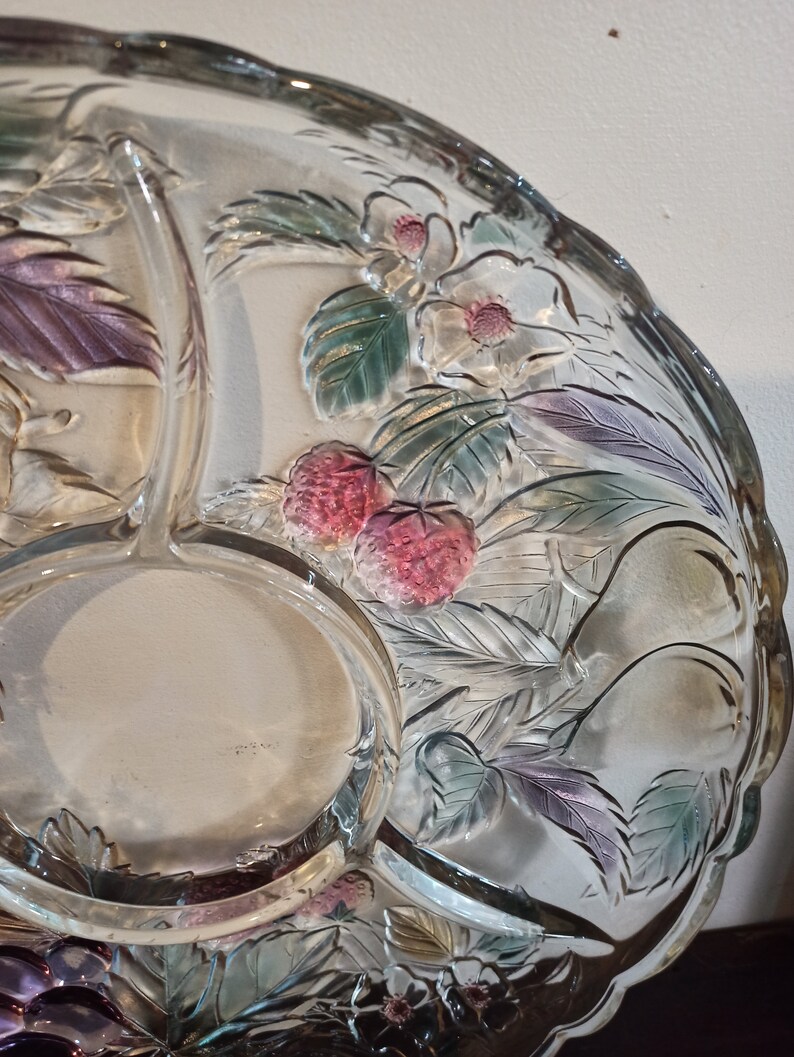 Platters 4 Compartments Excellent Condition. Very Decorative Vintage