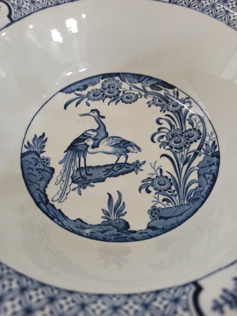 Vintage Fruit Bowl. Blue And White. "Yuan" by Wood and Sons. Excellent Condition. image 7