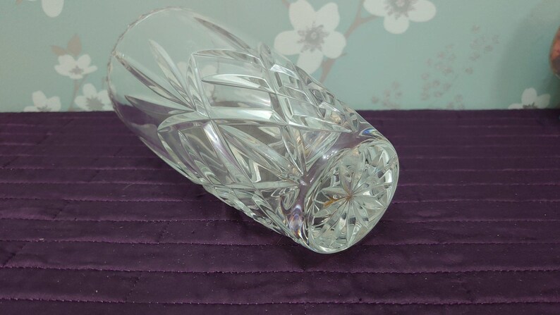 Lead Crystal Cut Glass Vase - Very Good to Excellent Condition - 20cm tall - 11.5cm diameter image 7